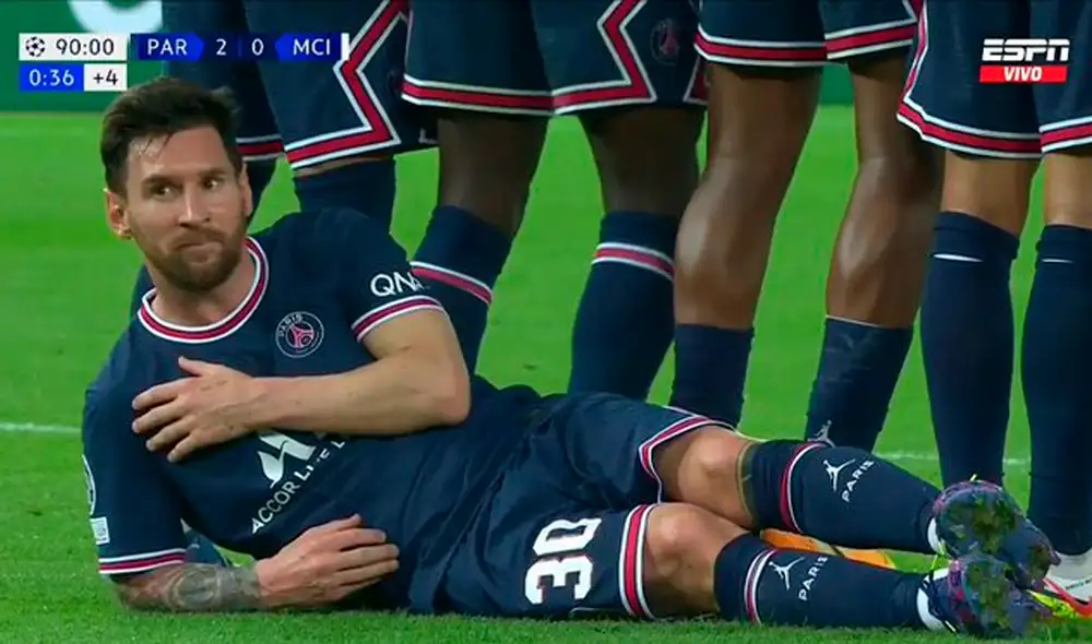 Lionel Messi hizo de 'cocodrilo' en el tiro libre de Riyard Mahrez. Foto: captura/ESPN