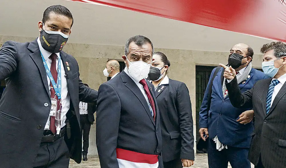 Desafío. El ministro Iber Maraví pide pruebas al Congreso. Foto: difusión