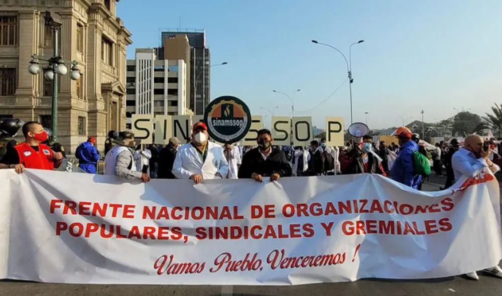 Entrega de proyecto de ley lo hizo ante el Congreso de la República. Foto: difusión Entrega de proyecto de ley lo hizo ante el Congreso de la República. Foto: difusión