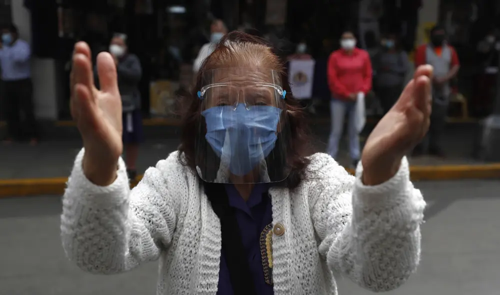 Misas se realizarán de manera presencial y virtual este 2021 en Perú. Foto: Paolo Aguilar / La República