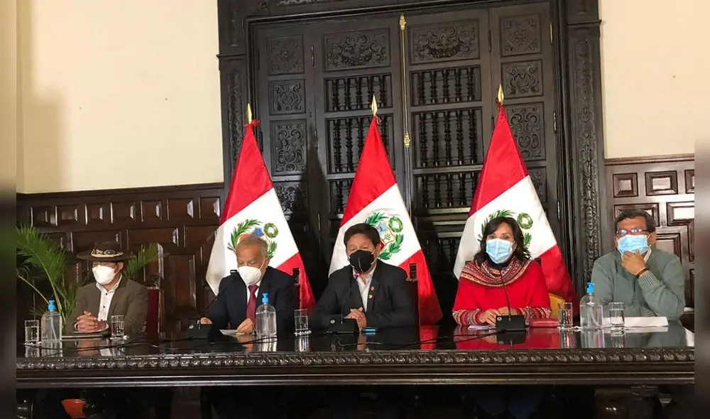 Los miembros de la PCM dieron a conocer los acuerdos que habían tomado en su reunión semanal.  Foto: Gianella Aguirre / URPI-LR