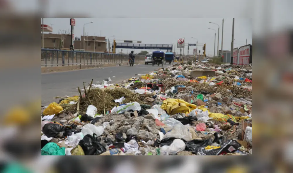 La avenida Chiclayo acumula 80 toneladas de basura al día. Foto: Clinton Medina/ La República