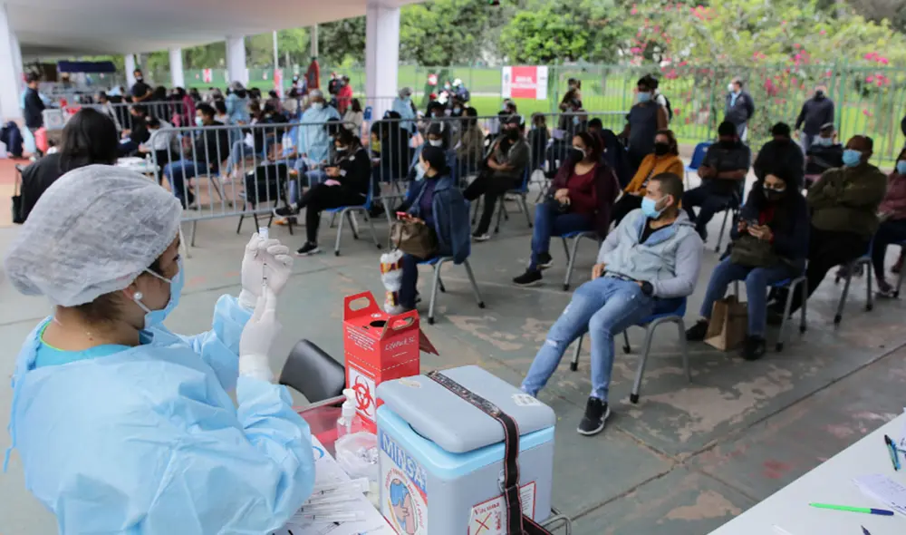 Sinopharm, Pfizer y AstraZeneca son las vacunas que han llegado al Perú durante el 2021. Foto: John Reyes / La República Sinopharm, Pfizer y AstraZeneca son las vacunas que han llegado al Perú durante el 2021. Foto: John Reyes / La República