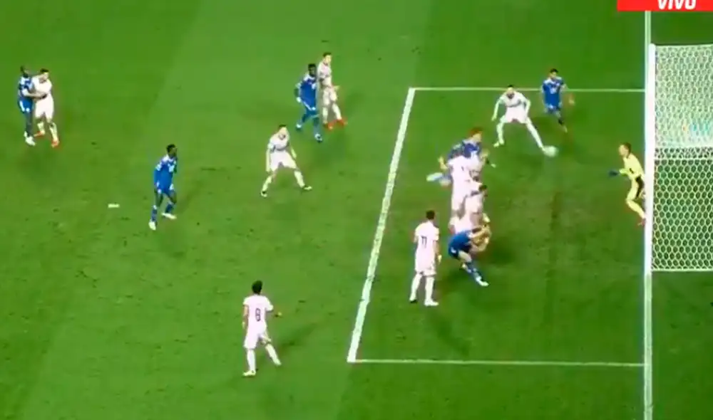 Arquero del Legia de Varsovia se lució con atajada ante el Leicester City por la Europa League. Foto: captura ESPN 3 Arquero del Legia de Varsovia se lució con atajada ante el Leicester City por la Europa League. Foto: captura ESPN 3