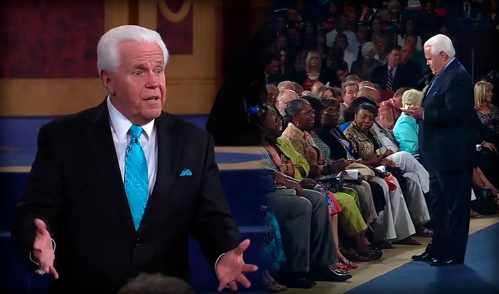 Jesse Duplantis ya había creado polémica anteriormente al pedir a sus feligreses 54 millones de dólares para comprarse un avión privado. Foto: captura de video/Jesse Duplantis Jesse Duplantis ya había creado polémica anteriormente al pedir a sus feligreses 54 millones de dólares para comprarse un avión privado. Foto: captura de video/Jesse Duplantis