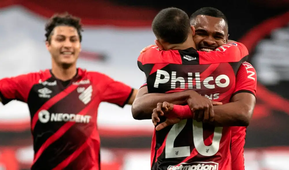 Athletico Paranaense derrotó a Peñarol y clasificó a la final de la Copa Sudamericana 2021. Foto: AFP