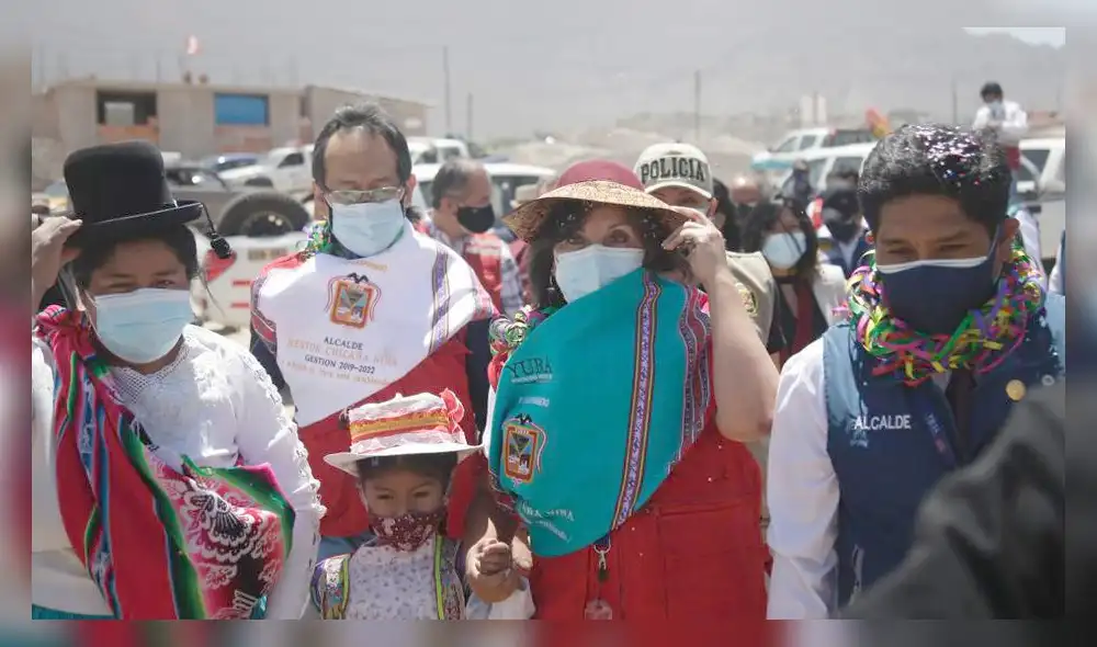 Dina Boluarte se pronunció sobre la situación política que afronta el Perú, muy brevemente. Foto: La República / Rodrigo Talavera Dina Boluarte se pronunció sobre la situación política que afronta el Perú, muy brevemente. Foto: La República / Rodrigo Talavera