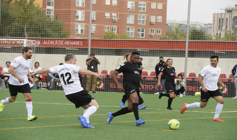 Salvador del Solar en pleno juego junto a las estrellas del Real Madrid (Foto: Premios Platino) Salvador del Solar en pleno juego junto a las estrellas del Real Madrid (Foto: Premios Platino)