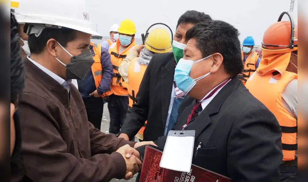 Pedro Castillo estuvo de paso por Chile este viernes. Foto: La República