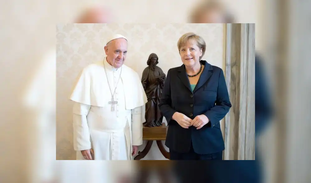 Esta será la séptima reunión entre el papa Francisco y la canciller alemana, quien ha querido despedirse personalmente del pontífice. Foto: EFE
