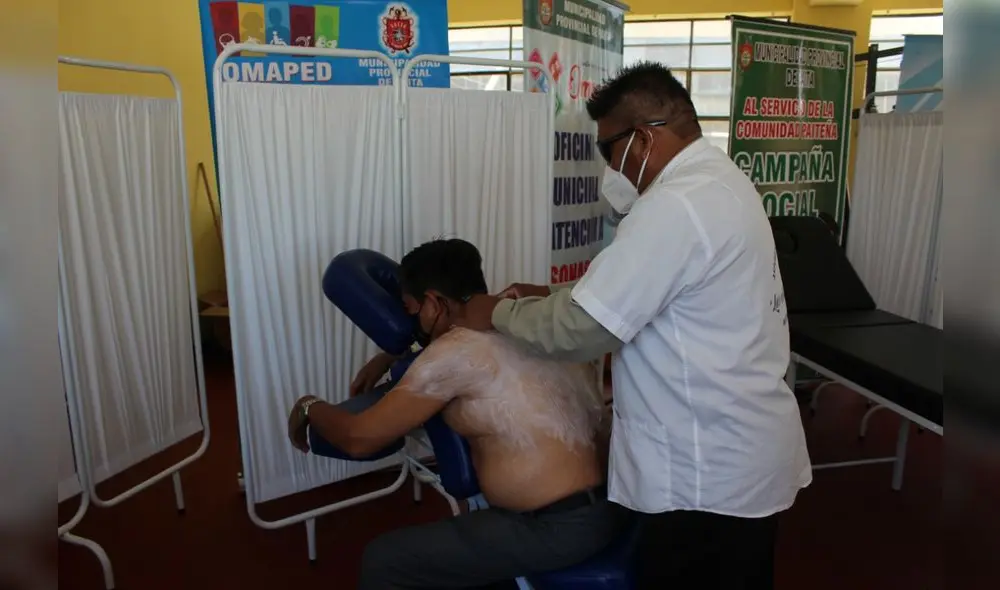 Los especialistas pusieron en marcha el centro de masajes. Foto: Municipalidad de Paita