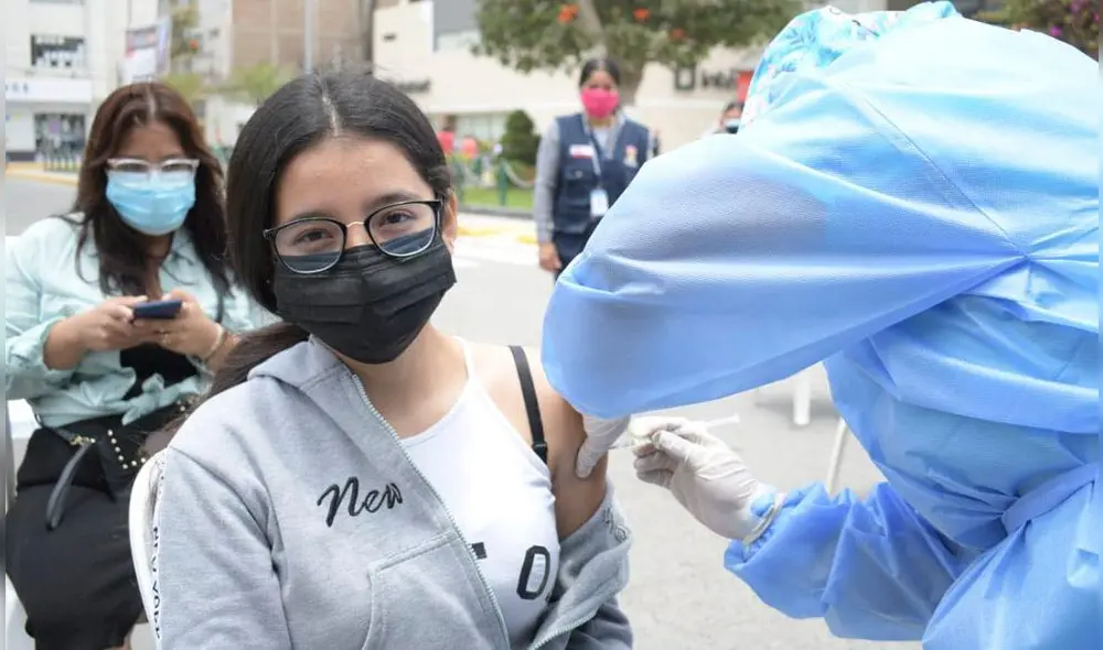 Mayores de 18 años podrán ir por su primera o segunda dosis a los vacunatorios hasta el lunes 4 de octubre. Foto: Geresa.