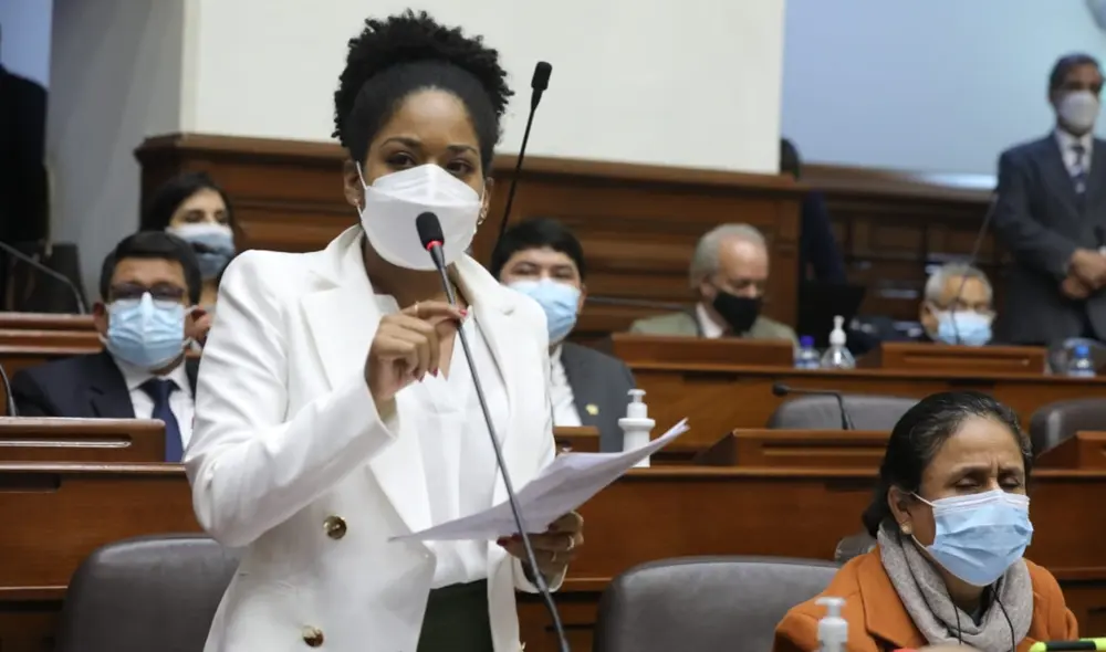 Rosangella Barbarán es congresista de la República por Fuerza Popular. Foto: Congreso