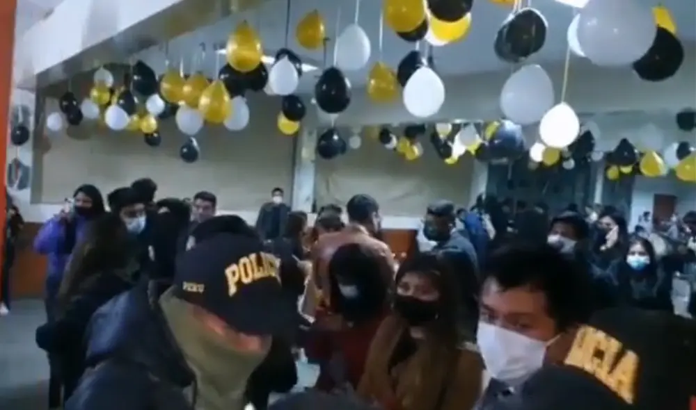 Policía levantó actas de infracción a los asistentes a la fiesta. Foto: Captura video Puno Noticias.pe