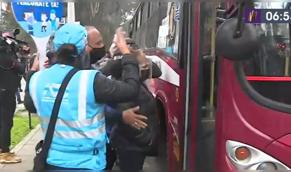 El uso de doble mascarilla y protector facial es obligatorio. Foto: captura Canal N El uso de doble mascarilla y protector facial es obligatorio. Foto: captura Canal N