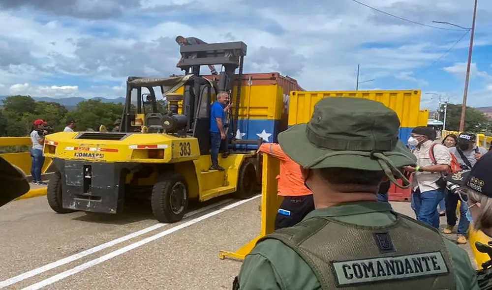 Fueron removidos los contenedores que bloqueaban la circulación por el principal cruce fronterizo entre Venezuela y Colombia, el puente Simón Bolívar-Francisco de Paula Santander. Foto: AFP Fueron removidos los contenedores que bloqueaban la circulación por el principal cruce fronterizo entre Venezuela y Colombia, el puente Simón Bolívar-Francisco de Paula Santander. Foto: AFP