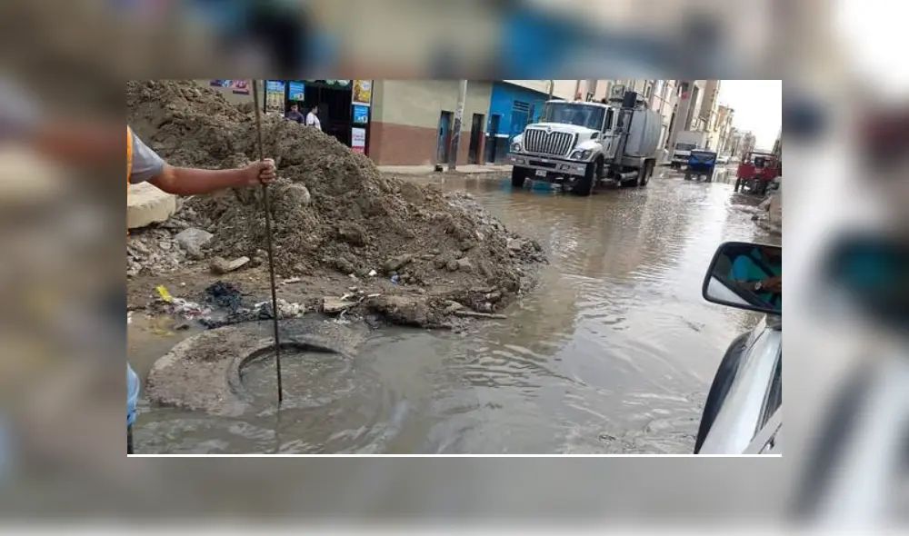 Los aniegos de aguas servidas son frecuentes, ya que, en algunos casos, las redes de alcantarillado tienen más de 60 años de antigüedad. Foto: Gobierno Regional de Lambayeque