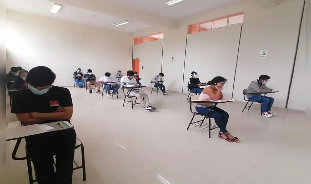 Universitarios regresarán a sus aulas, tras casi dos años escuchar clases virtuales. Foto: La República.