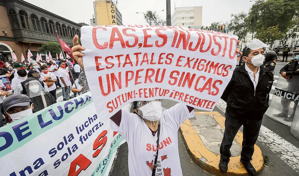 Ocho años después. Los trabajadores del Estado contratados vía CAS realizan labores permanentes, pero con sus derechos laborales reducidos. Foto: difusión