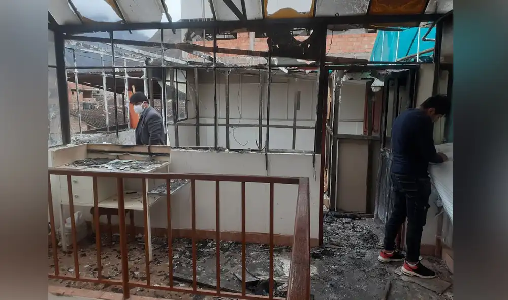 Los trabajadores del hotel y miembros de la Policía Nacional, por cerca de 30 minutos, lucharon para apagar el fuego. Foto: cortesía PNP