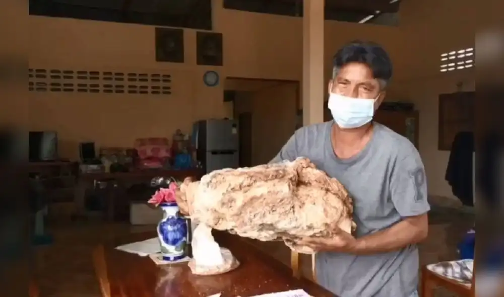 El vómito se solidifica y se mantiene flotando en el océano. Foto: Fhola de Sau Paulo El vómito se solidifica y se mantiene flotando en el océano. Foto: Fhola de Sau Paulo