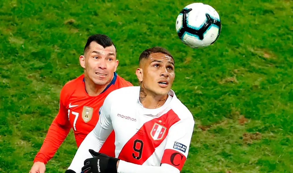 Paolo Guerrero y Gary Medel formarían parte del once inicial en sus respectivas selecciones. Foto: EFE