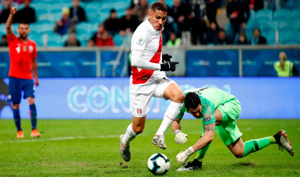 Paolo Guerrero marcó el tercer gol en la última victoria peruana sobre Chile. Foto: EFE Paolo Guerrero marcó el tercer gol en la última victoria peruana sobre Chile. Foto: EFE