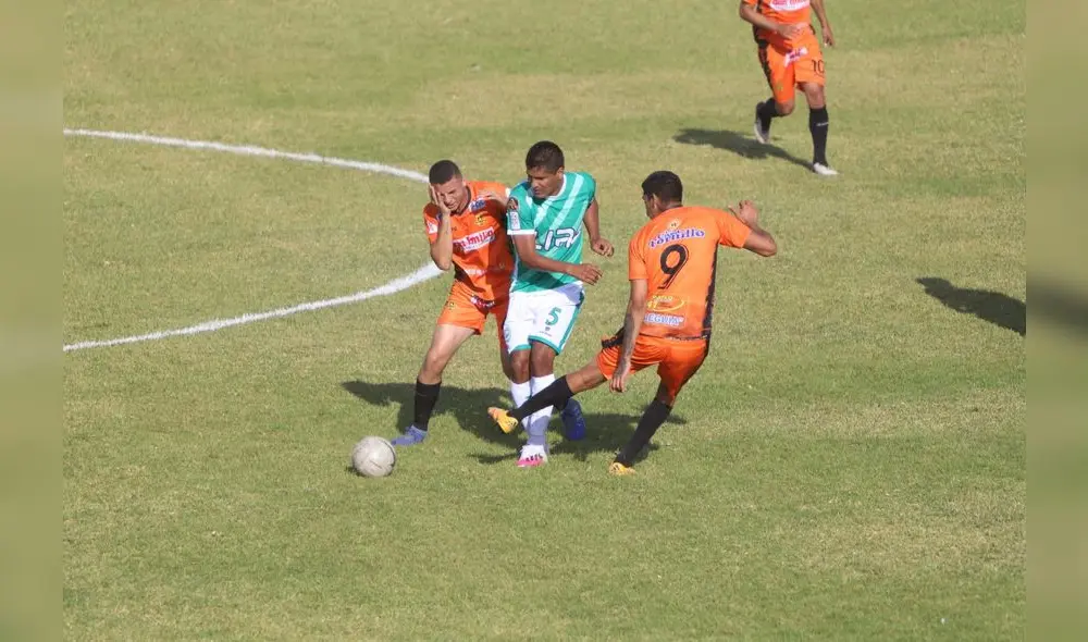 Johnny Lalopú es símbolo de experiencia y talento en la Copa Perú. Foto: Clinton Medina Johnny Lalopú es símbolo de experiencia y talento en la Copa Perú. Foto: Clinton Medina