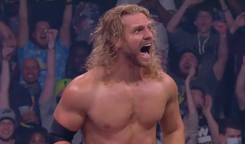 Hangman Page volvió a la programación de AEW luego de dos meses ausente por el nacimiento de su hijo. Foto: captura de video AEW