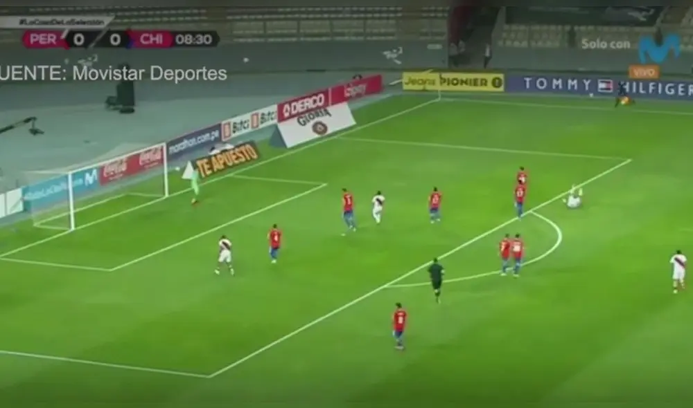 Paolo Guerrero se perdió el primer gol de Perú ante Chile. Foto: captura Movistar Deportes