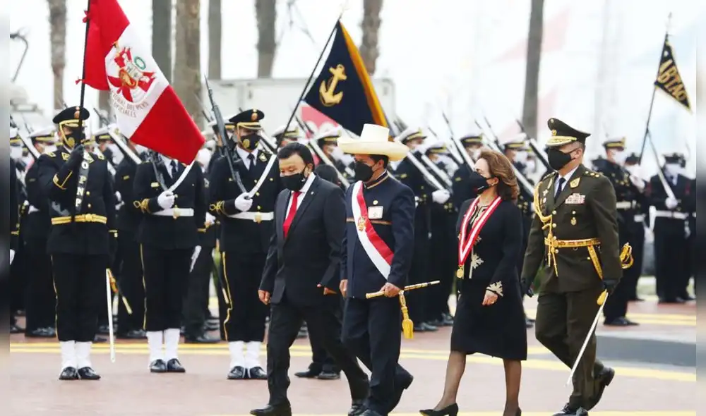 Pedro Castillo participó en ceremonia por el Bicentenario de la Marina de Guerra del Perú, Foto: Carlos Félix, GLR.