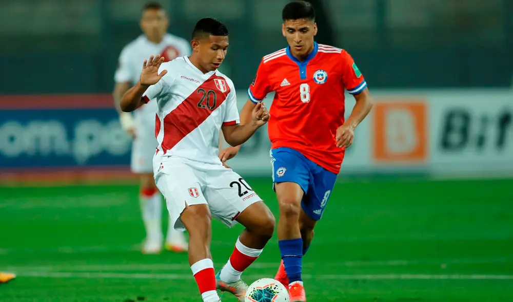 El marcador de la primera ronda se repitió en el más reciente Perú vs. Chile, también a favor del local. Foto: EFE