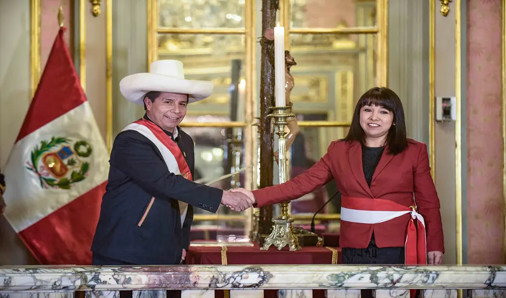 Pedro Castillo tomó juramento a Mirtha Vásquez como presidenta del Consejo de Ministros el miércoles. Foto: Presidencia