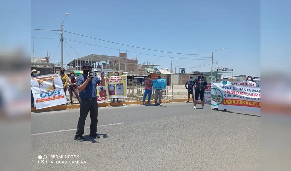 Vecinos hicieron plantón. Foto: Juan Nunura.