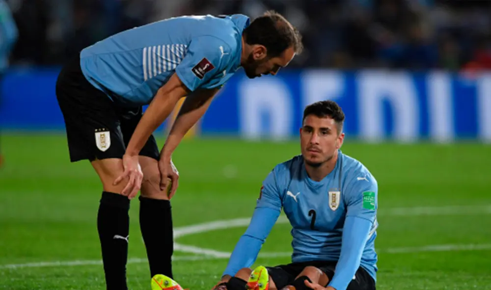 Momento de la lesión de Gímenez en el partido contra Colombia. Foto: AFP