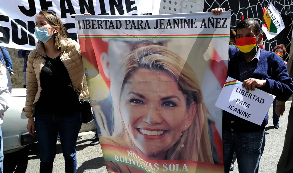Un grupo de simpatizantes de Jeanine Áñez solicitó su libertad plena en diversas protestas registradas en agosto de 2021. Foto: AFP Un grupo de simpatizantes de Jeanine Áñez solicitó su libertad plena en diversas protestas registradas en agosto de 2021. Foto: AFP