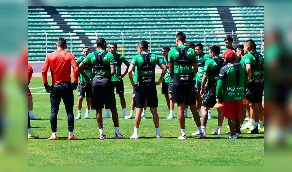 Selección boliviana entrena para el partido ante Perú en el Hernando Siles de La Paz. Foto: laverde_fbf