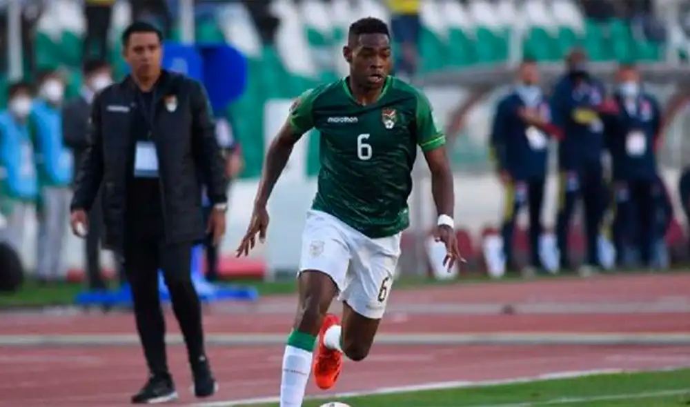 Marc Enoumba juega como zaguero en el Always Ready de Bolivia. Foto: Afp.