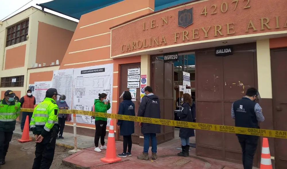 Las mesas de sufragio se instalaron desde las 7.39 horas. Foto: La República