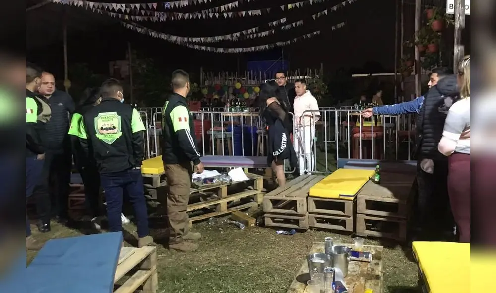 Peritos de Criminalística llegaron a Palo Marino para recoger las pesquisas de ley. Foto: Stereo Tv Peritos de Criminalística llegaron a Palo Marino para recoger las pesquisas de ley. Foto: Stereo Tv