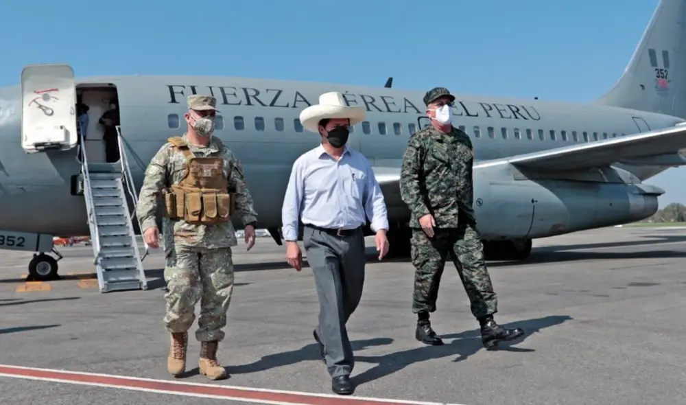 La comitiva oficial arribó cerca de las 9.00 a. m. en la ciudad de Pucallpa. Foto: Presidencia de la República
