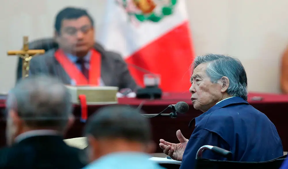 Alberto Fujimori, el 15 de marzo de 2018, mientras declara durante una audiencia contra su antiguo asesor, Vladimiro Montesinos. Foto: EFE Alberto Fujimori, el 15 de marzo de 2018, mientras declara durante una audiencia contra su antiguo asesor, Vladimiro Montesinos. Foto: EFE