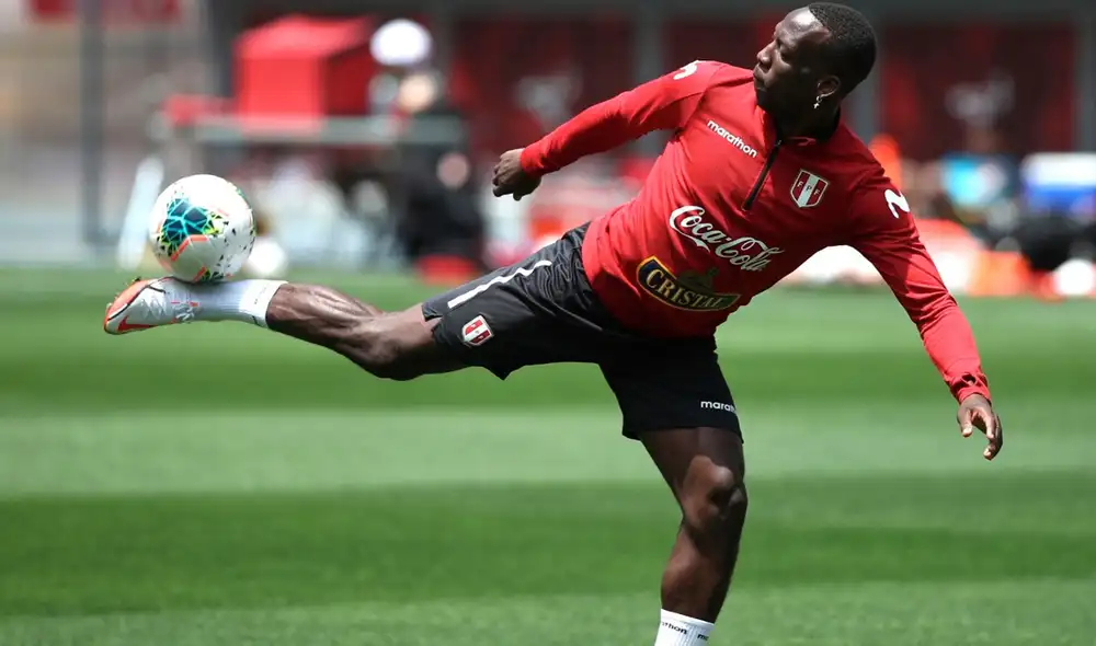 De confirmarse su baja, Advíncula se perdería su primer partido por las Eliminatorias Qatar 2022. Foto: FPF De confirmarse su baja, Advíncula se perdería su primer partido por las Eliminatorias Qatar 2022. Foto: FPF