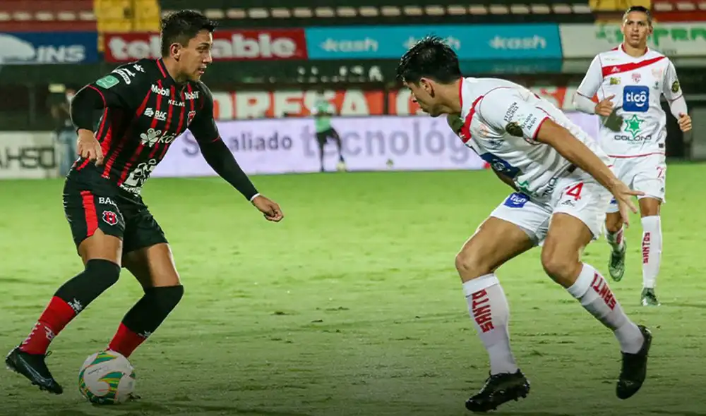 Alajuelense pasó a superar a Santos en la tabla de posiciones. Foto: LDA