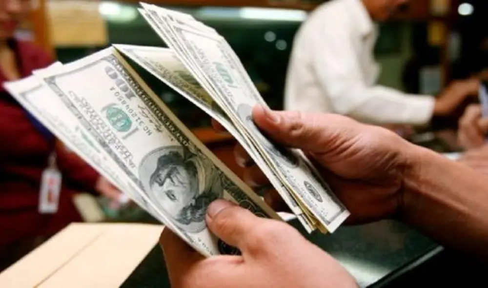 Conoce cuál es el precio del dólar en Perú hoy miércoles 13 de octubre del 2021
Foto: Efe Conoce cuál es el precio del dólar en Perú hoy miércoles 13 de octubre del 2021
Foto: Efe