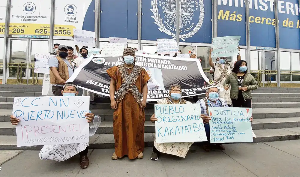 Reclamo. Viajaron desde Huánuco y Ucayali para pedir justicia por sus líderes asesinados. Foto: URPI - GLR Reclamo. Viajaron desde Huánuco y Ucayali para pedir justicia por sus líderes asesinados. Foto: URPI - GLR