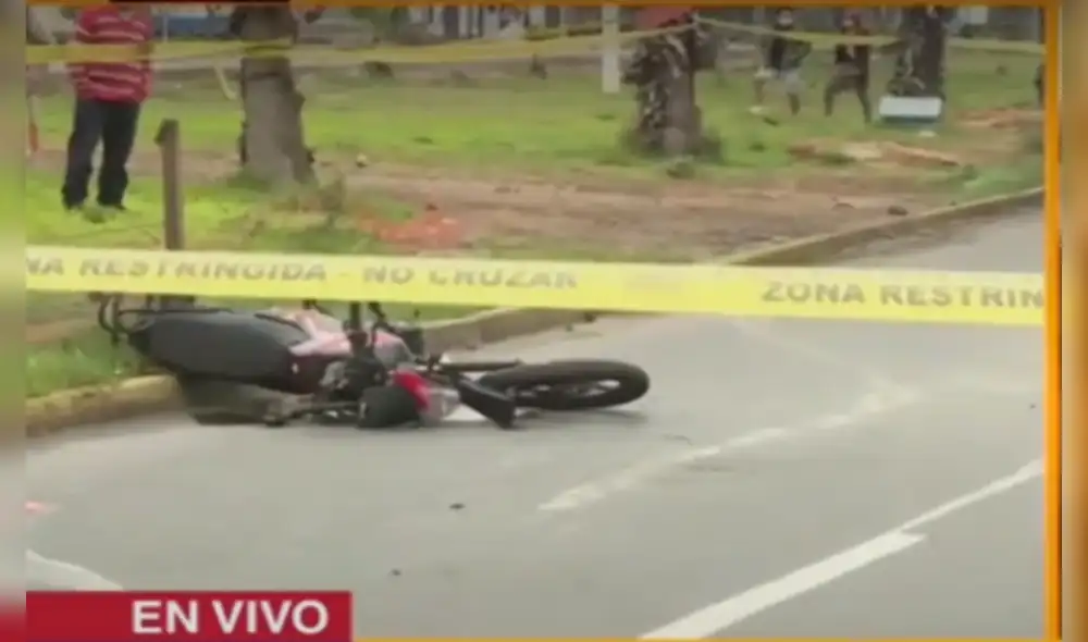 Familiares esperan que Fiscalía levante el cadáver. Foto: Latina Noticias/ captura