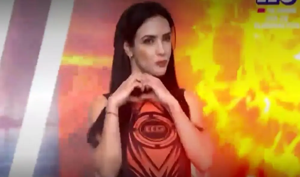 Rosángela Espinoza se aceptó la decisión y se retiró del programa. Foto: captura América TV Rosángela Espinoza se aceptó la decisión y se retiró del programa. Foto: captura América TV