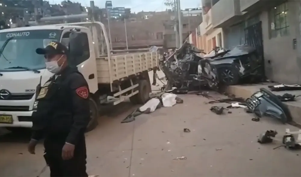 La Policía Nacional llegó a la zona para acordonar la escena. Foto: captura video La República