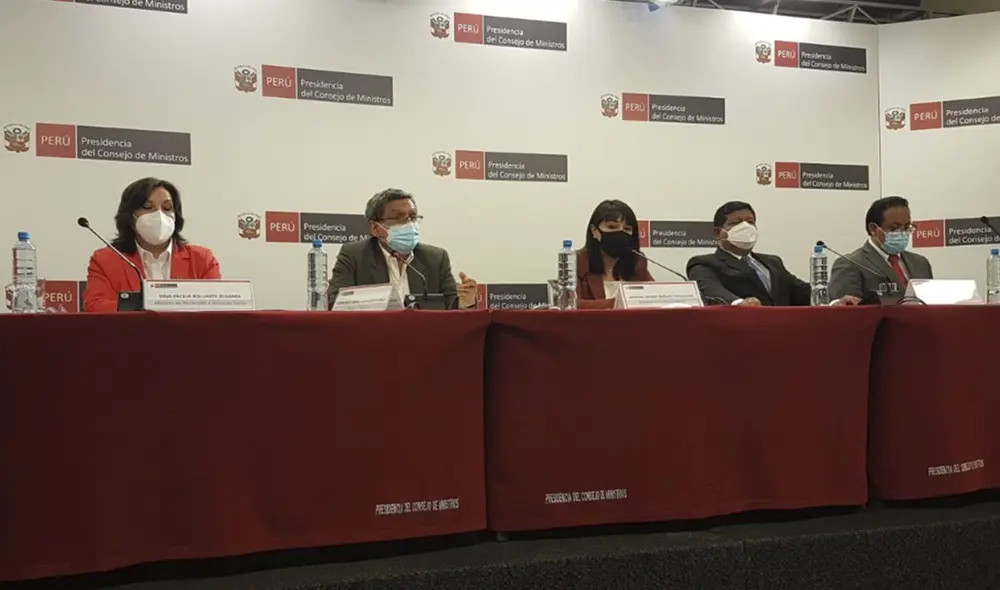 Mirtha Vásquez dio su primera conferencia de prensa tras asumir la Presidencia del Consejo de Ministros el pasado 6 de octubre. Foto: Grace Mora/URPI-LR